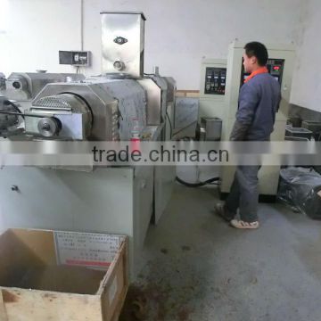 Capacity 500-550kg/h Twin Screw Extruder Machine Made in China