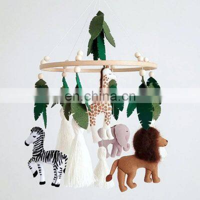 Hot Product Felt Safari baby mobile, Africa nursery, felt giraffe, lion, zebra, elephant baby shower gift Wholesale in Vietnam