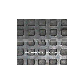 Anti-slip square pattern rubber floor mat