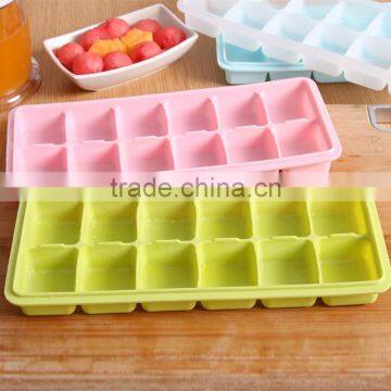 Colorful soft and durable unbreakable 12 dividers silicone ice cube tray