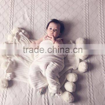 2016 best seller cute design pompom cotton knit baby blanket