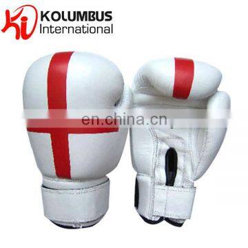 Boxing gloves in leather