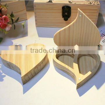 Accept OEM natural color heart-shape magnet wooden jewelry boxes