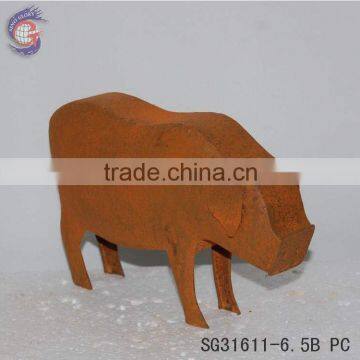 Metal animal ornaments of rusty pig for home decor