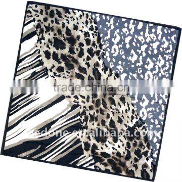 Leopard Prints Twill Silk Scarf Brown/Black