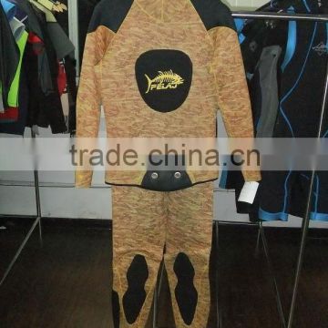 Spearfishing camouflage wetsuits for cold water