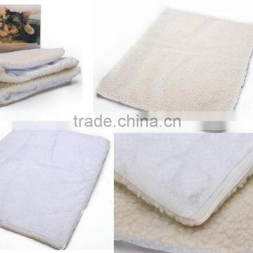 Self Heating Pet Bed with Non Slip Base