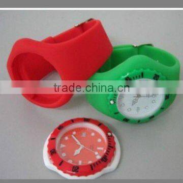 Fashion Colorful Silicone Watches with Plastic Back