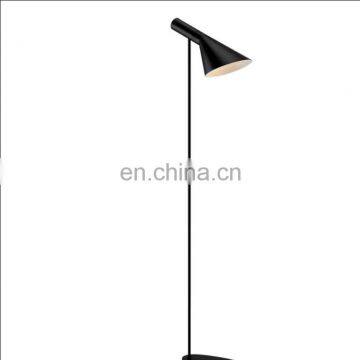 Contemporary Art Deco Metal Indoor Floor Lamp