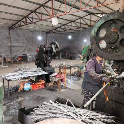 Factory Direct 30-40mm Thick Cyclones Hexmesh 2mm Strips 50mm Hex Hole Stainless Steel Wire Welded Mesh for Refractory Lining photo-6
