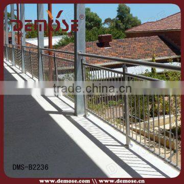 prefabricated american wire mesh chrome fence