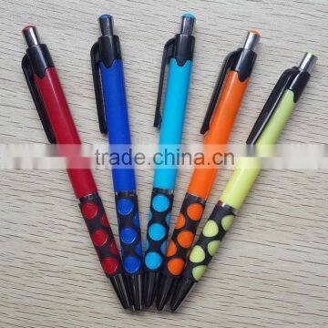 2016 New Products on China Market Black Color Grip and Clip Multi Color Plastic Pen