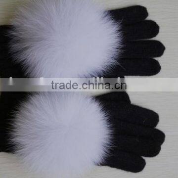 Knitted Wool Fashion Winter Gloves With Natural Pompons