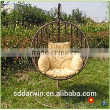 Outdoor hanging egg chair