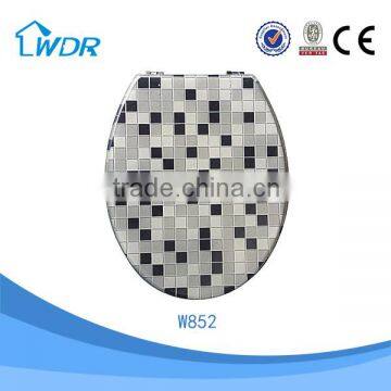 Colorful self closing d shape family sanitary transparent resin family slow drop toilet seat