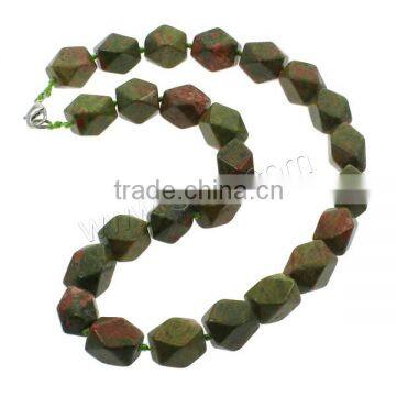 11-22mm Zinc Alloy Lobster Clasp Ruby In Zoisite Necklace