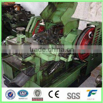 Automatic high speed cold heading machine for screw