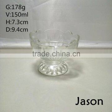 Glass ice cream cup with carving patterns