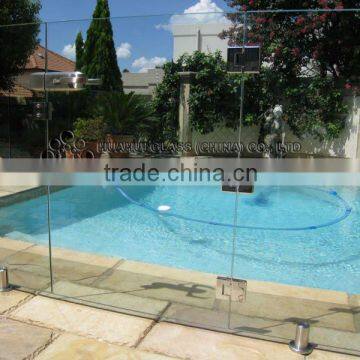 Hot pool glass fence as building materials