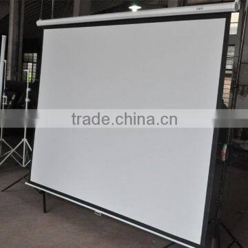 Manual wall mounted projection screen