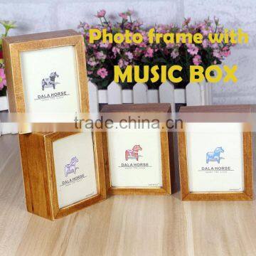 Christmas gift small wood photo frame with music box                        
                                                Quality Choice