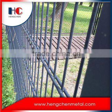 656 twin galvanized wire mesh fence