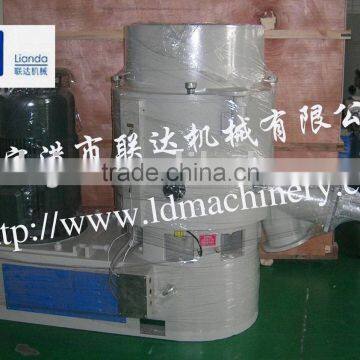 Plastic compressing and agglomerating machine/plastic compression agglomerator