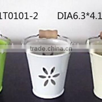 decorative powder coated tin bucket with wooden handle