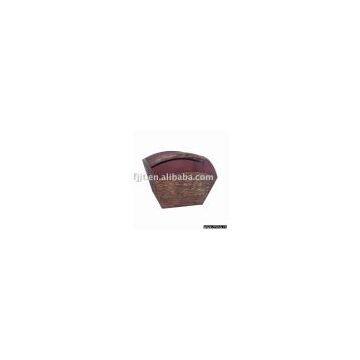 JT8B029-019 Wooden cask with handle with antique-shaped
