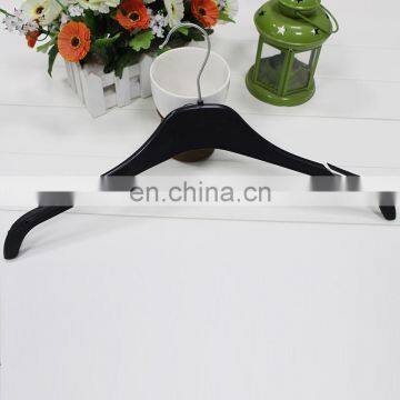 2016 China Supplie Black Plastic Laminated Hanger for Clothing