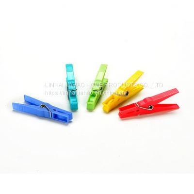 plastic clothes pegs