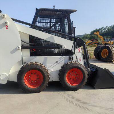 The Luda 55 skid loader is suitable for turning around and steering in narrow spaces for loading and unloading operations.