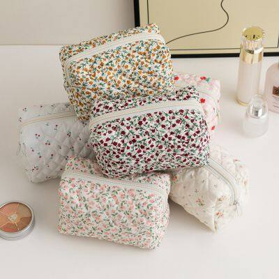 Wholesale Quilted Floral Makeup Bag Large Capacity Soft Storage Bag Simple Toiletry Bag
