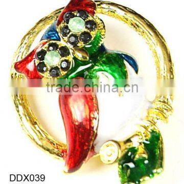 Parrot brooches in bulk,cheap animal sharped brooches with pin, brooch with rhinestone