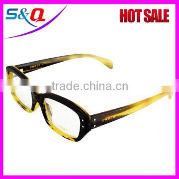 Carbon fibre sun glasses with polarized lens
