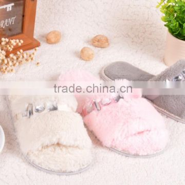 fashion embroidery indoor slipper/custom warm plush slippers for winter