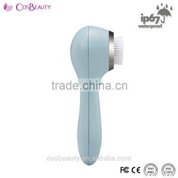 CosBeauty Hot Sale Waterproof Battery Powered Sonic Electric Facial Brush With Two Speed And Replace Brush Head For Adult photo-4
