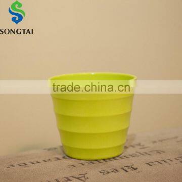 wave shaped round plastic flower pot