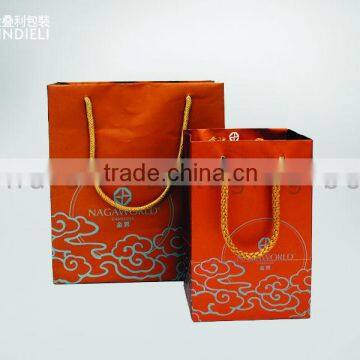 New style paper packaging bag for gift/hot sale with high quality/rope handle/good printed