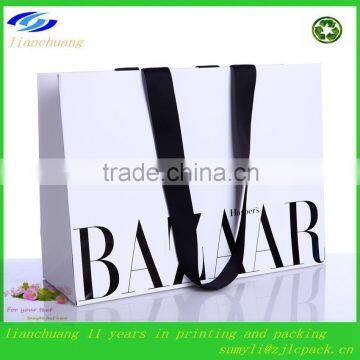 Eco-friendly Recyclable Scarf paper packaging Bags/custom Gift Bags/Wholesale Gift Bags