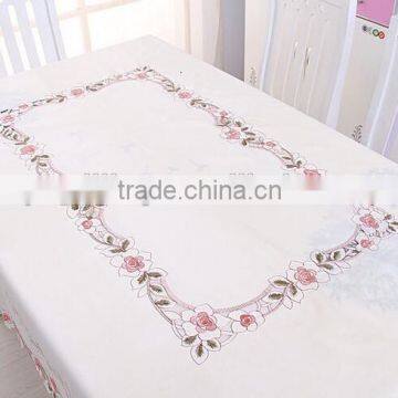 New design 100 polyester flower design embroidery table cloth