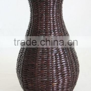 cattail leaf weaving vase with wire frame