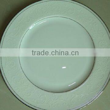 Embossed and simple design of dinnerware set