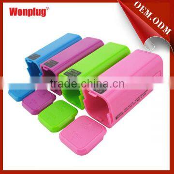 Hot selling USB charger portable power bank with 4PCS AA battery for all mobile phone ,PSP,MP3,MP4