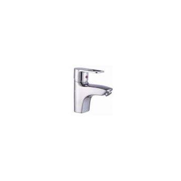 single level lavatory faucet