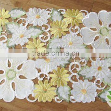 Full heat transfer emroidery lovey wedding table cloth country style tablecloth machine embroidered tablecloth