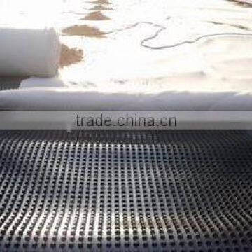 HDPE rainscreen retaining wall drainage mat