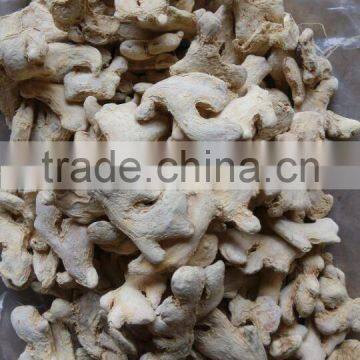 Dried ginger flakes