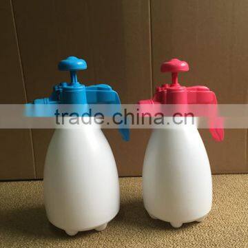 2L High Quality Garden Plastic Manual Sprayer Pressure Sprayer photo-2