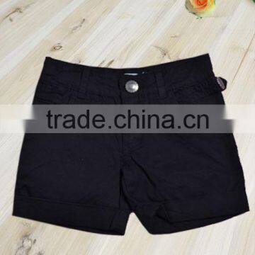 Baby girl summer cool and comfortable black hot shorts.